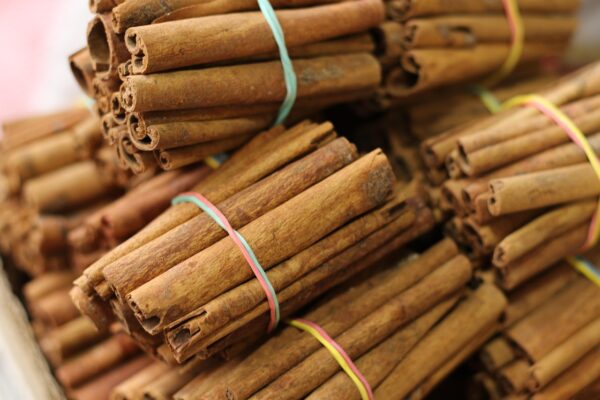 Propiedades tradicionales de la canela dentro de una alimentación balanceada
